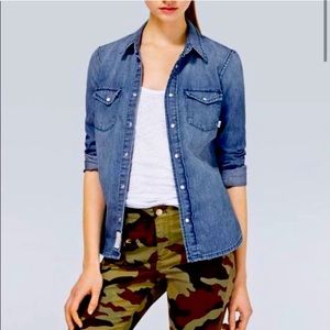 🖤3/$30 - TNA - Denim Button Up🖤